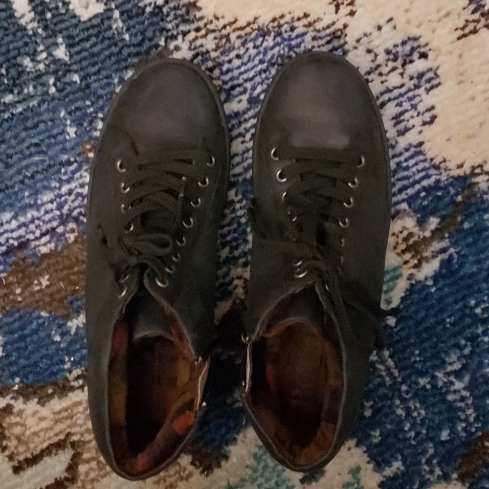 Born Leather Sneaker
